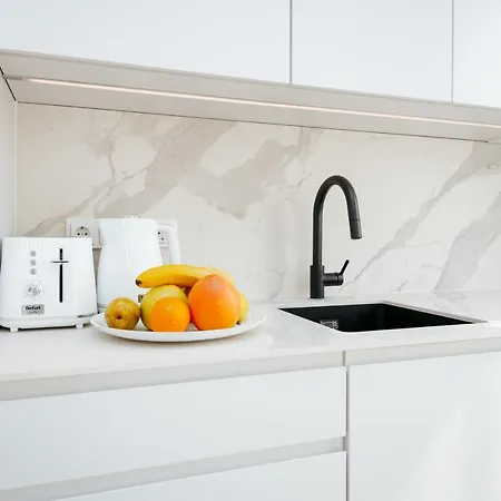 Getaway In The Center. Keyless *