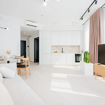 Apartment Getaway In The Center. Keyless
